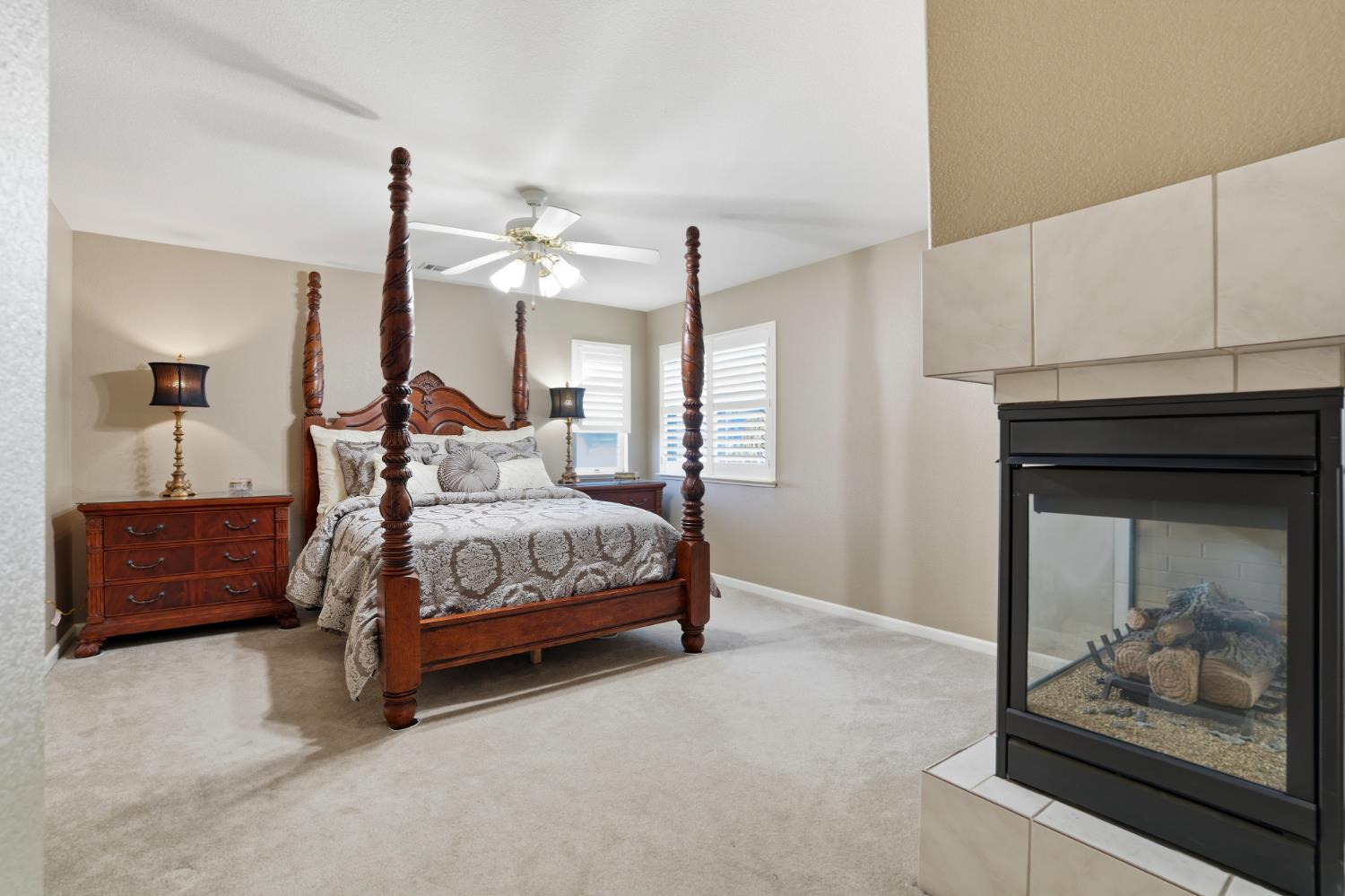 935 Shortland Cir, Manteca, CA 95337