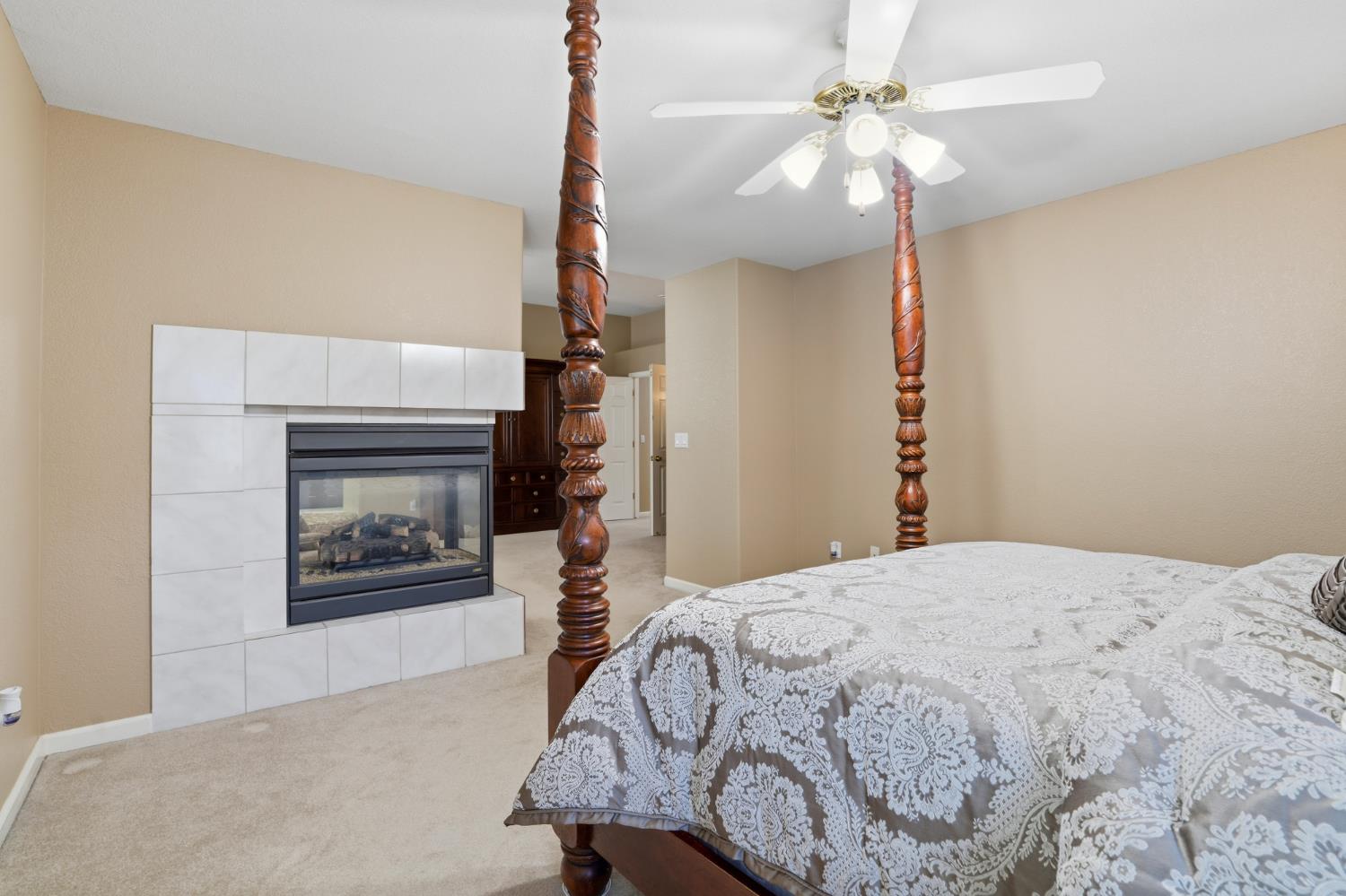 935 Shortland Cir, Manteca, CA 95337
