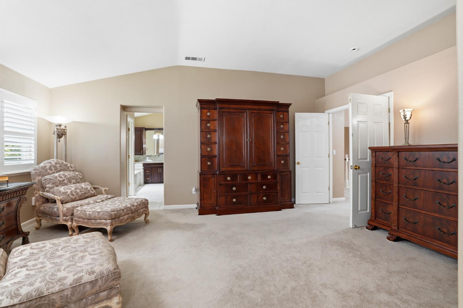 935 Shortland Cir, Manteca, CA 95337