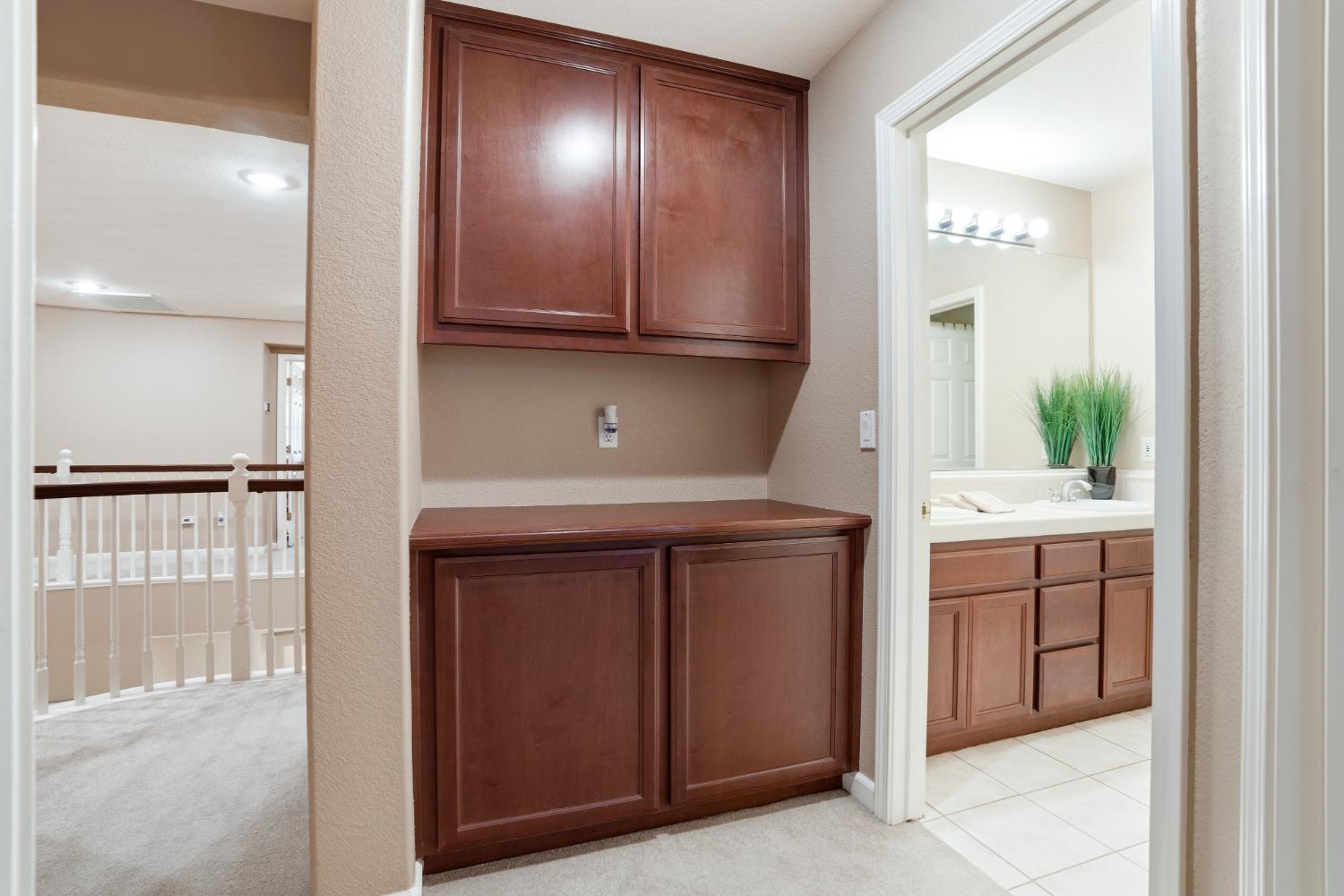 935 Shortland Cir, Manteca, CA 95337