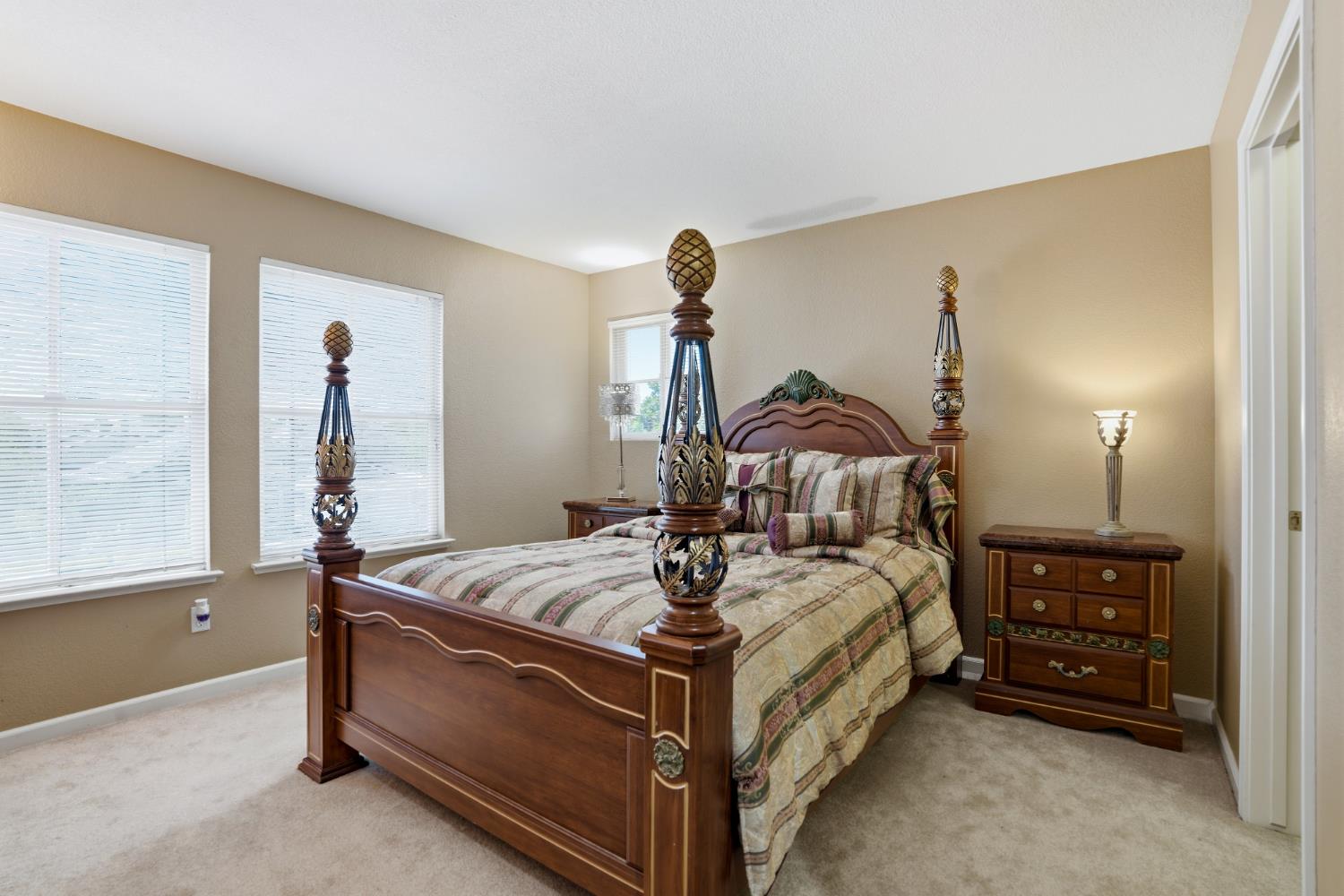 935 Shortland Cir, Manteca, CA 95337