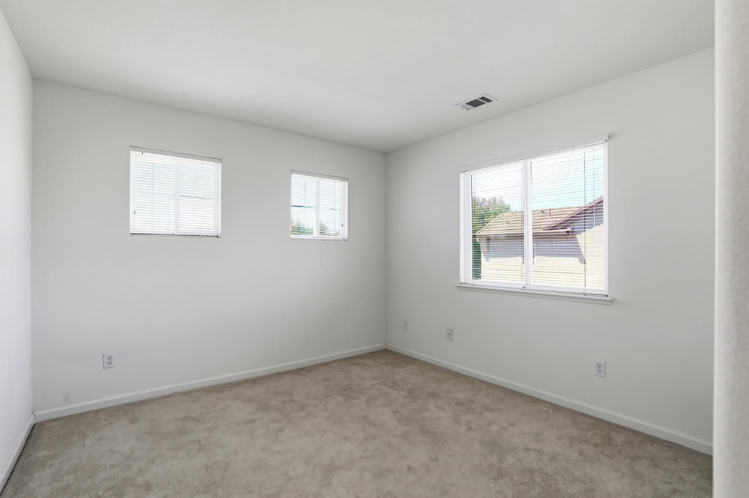 935 Shortland Cir, Manteca, CA 95337