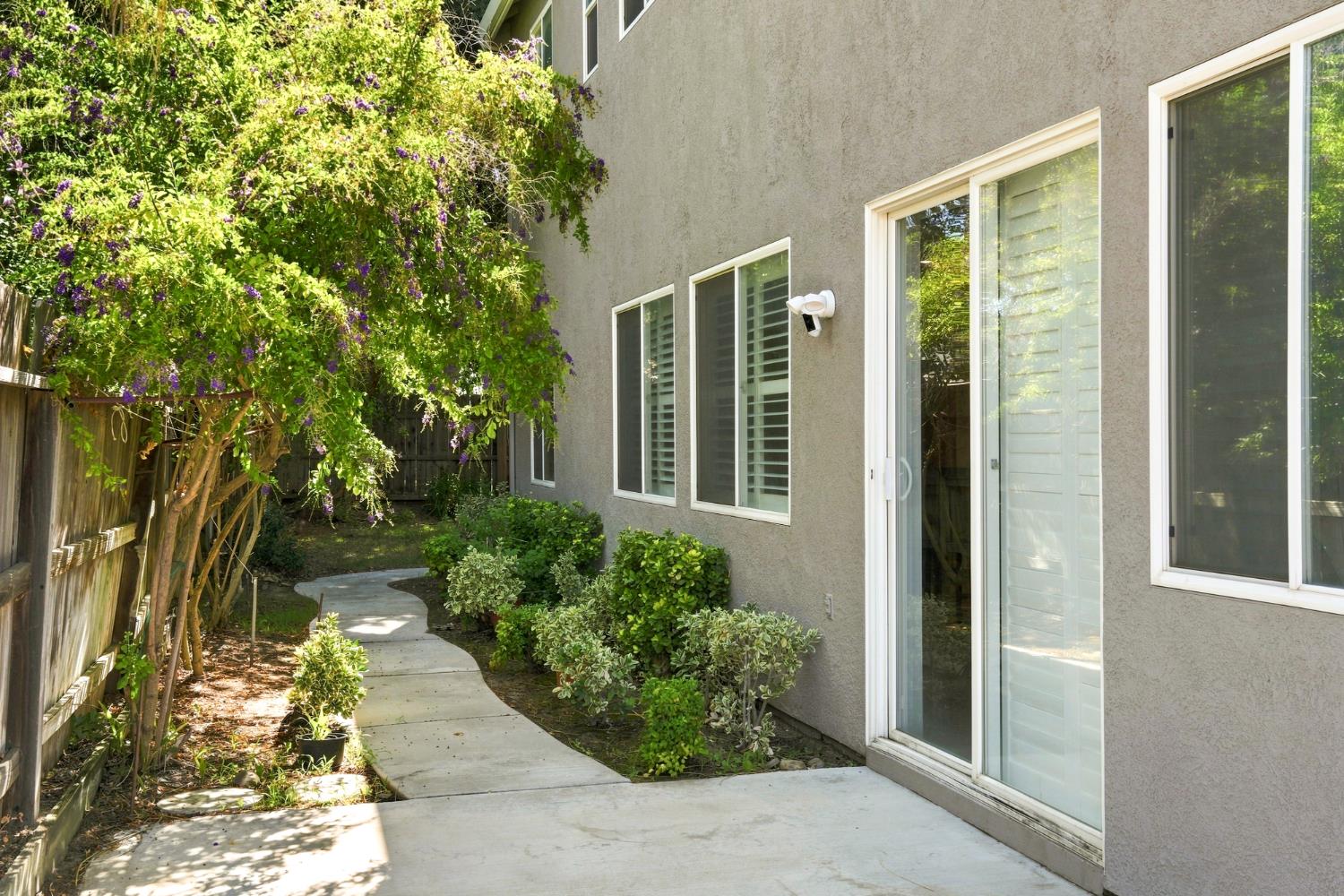935 Shortland Cir, Manteca, CA 95337