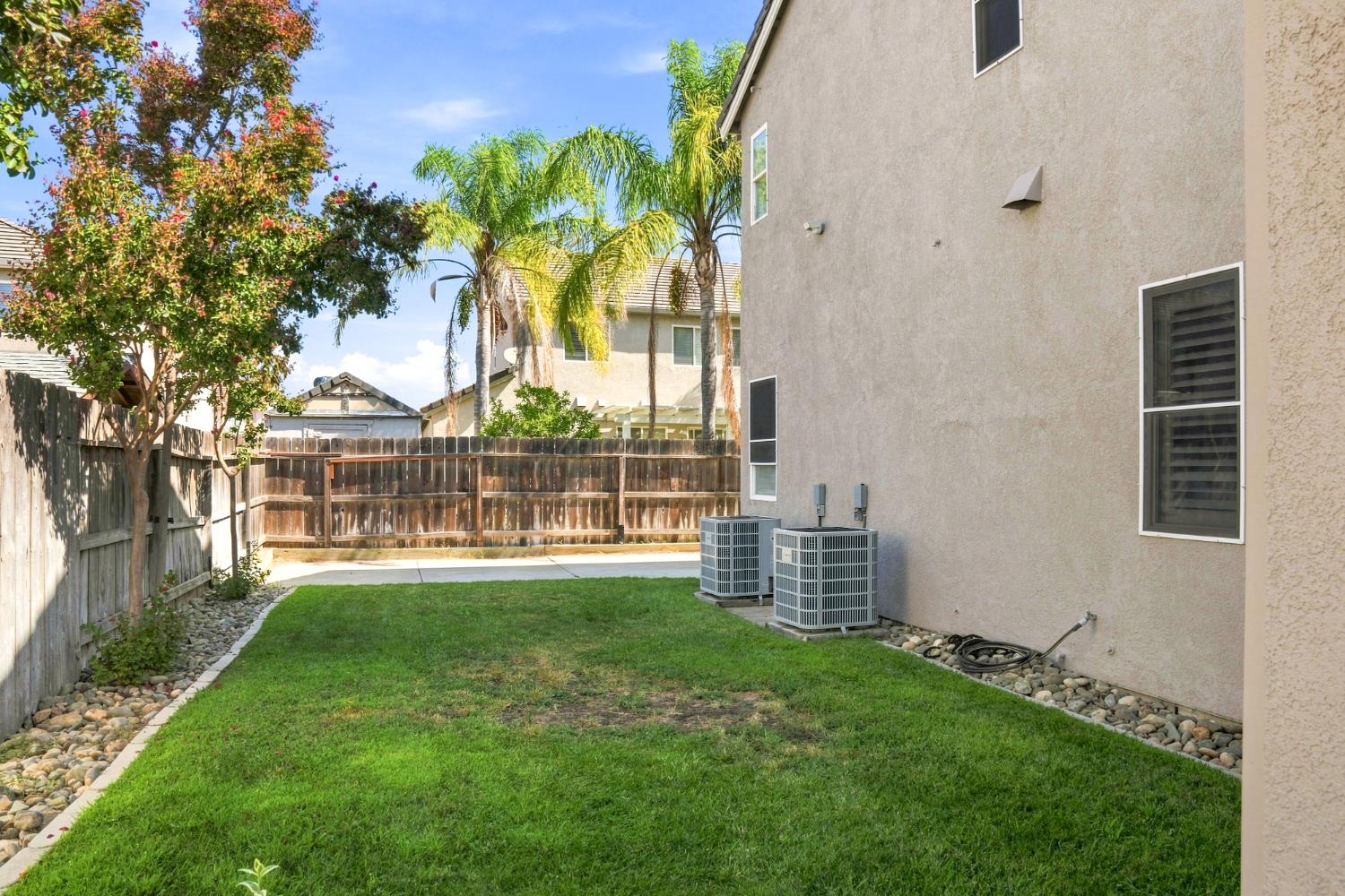935 Shortland Cir, Manteca, CA 95337