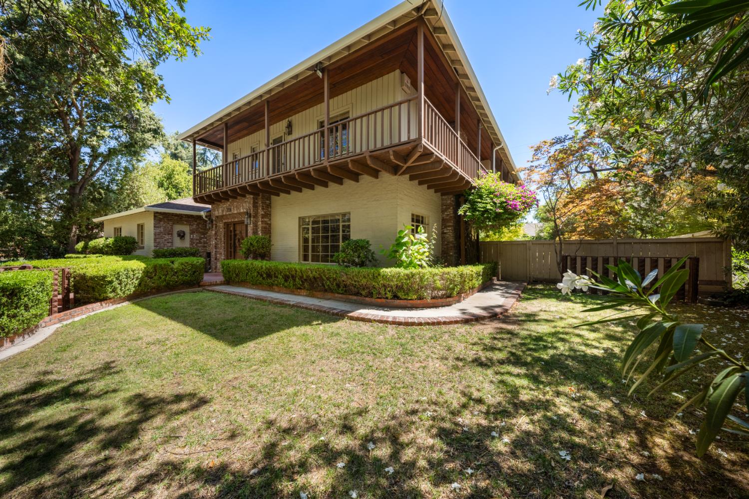 300 El Rio Ave, Modesto, CA 95354