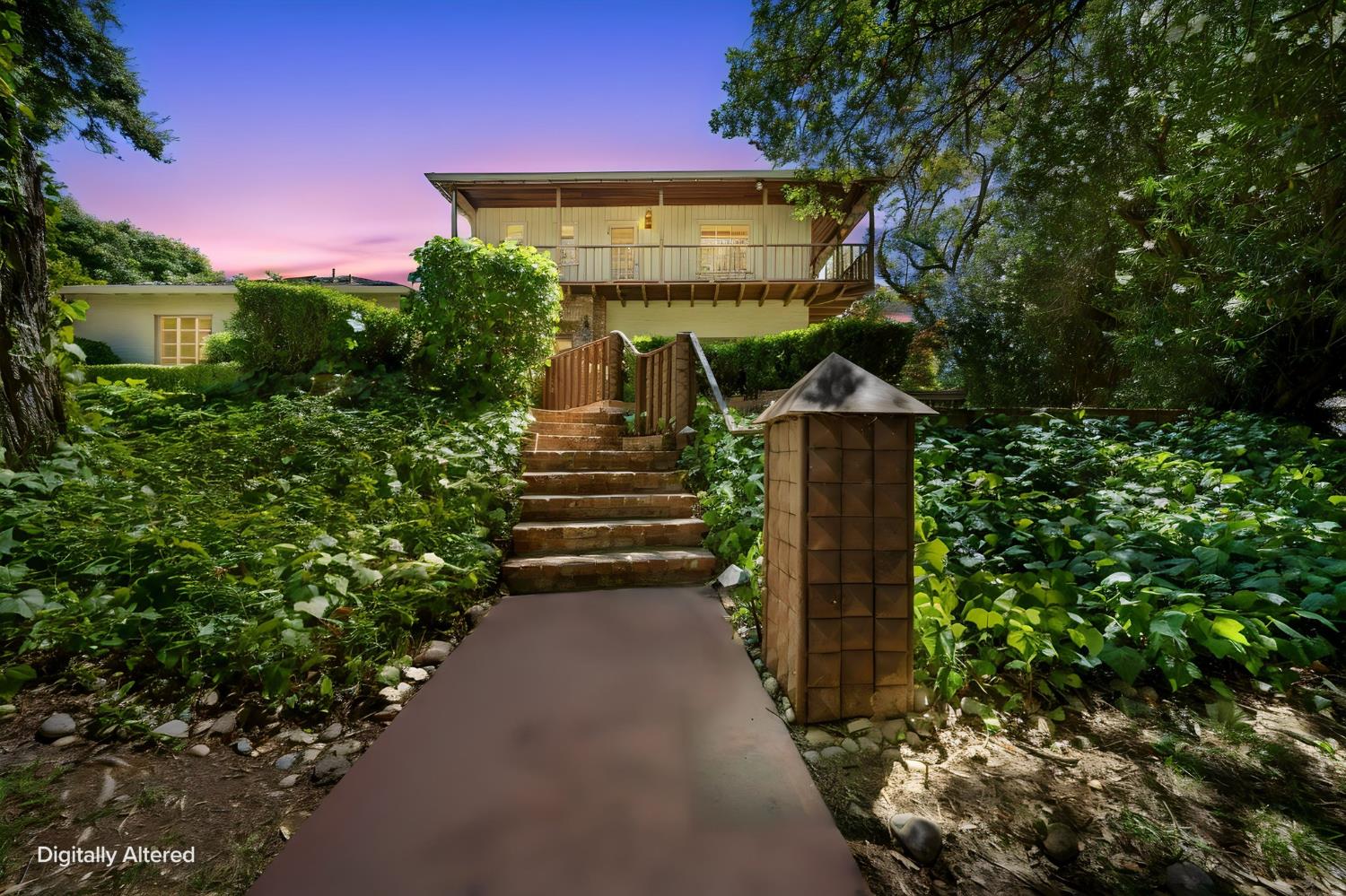 300 El Rio Ave, Modesto, CA 95354