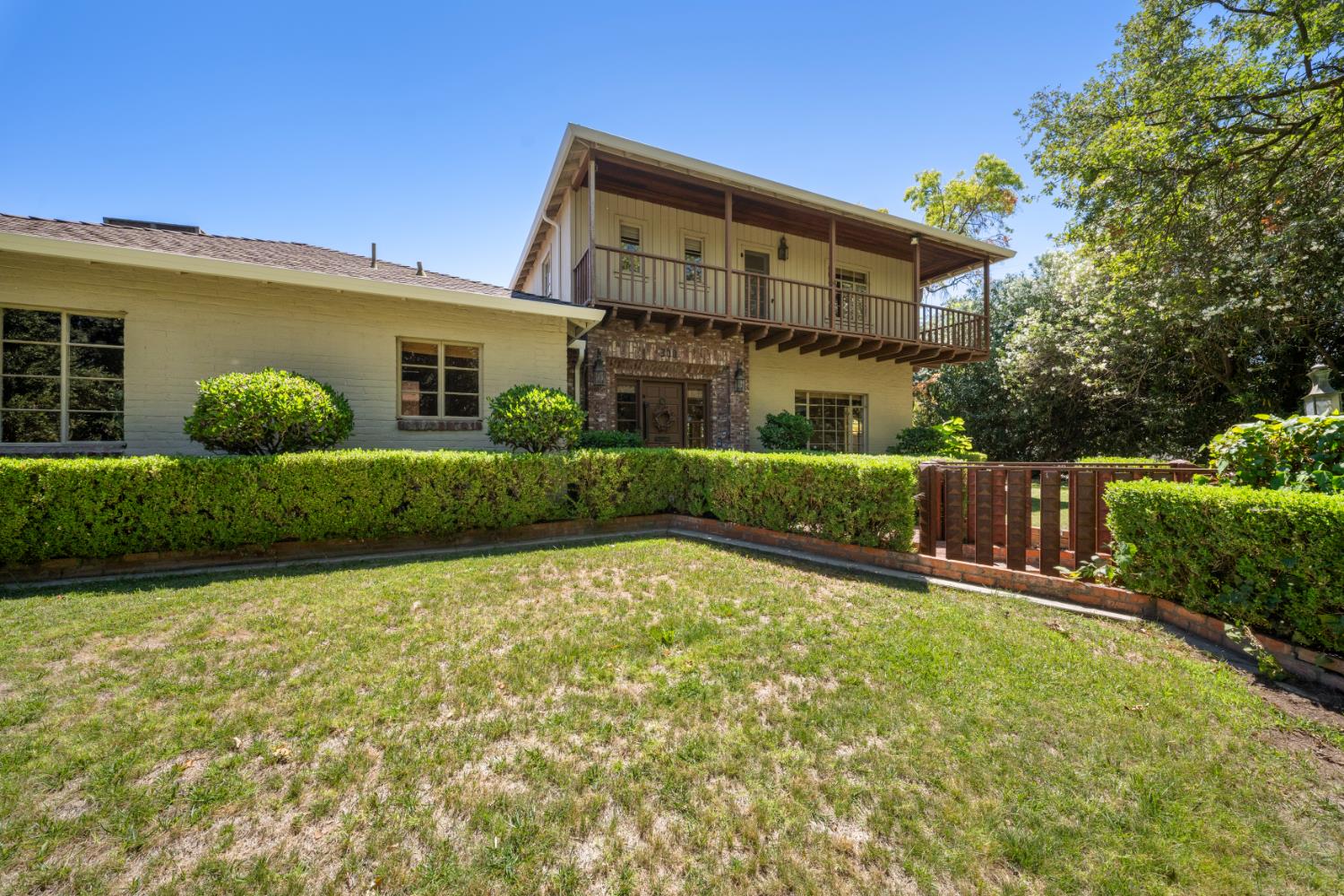 300 El Rio Ave, Modesto, CA 95354