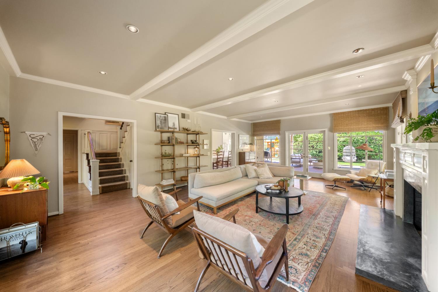 300 El Rio Ave, Modesto, CA 95354