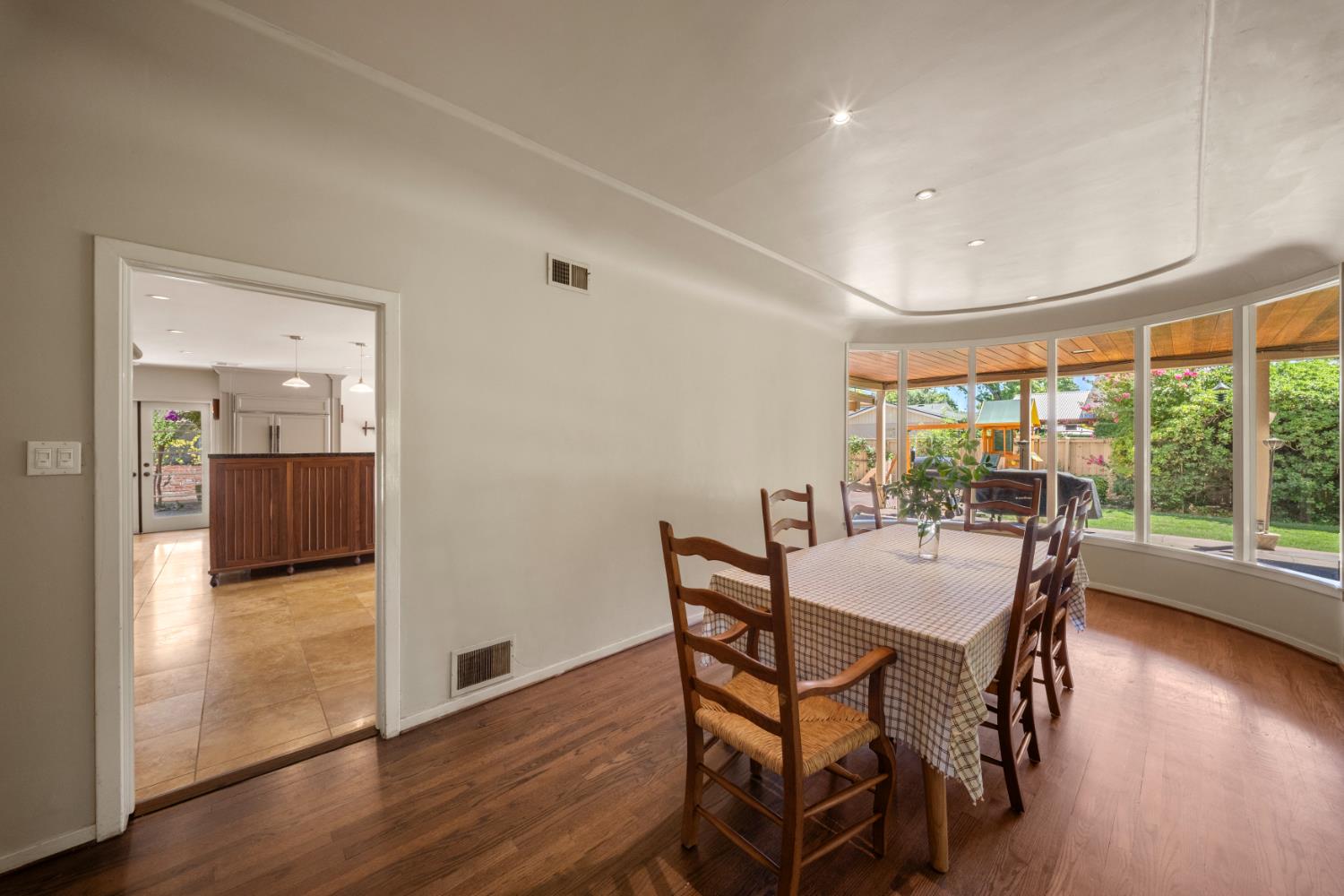 300 El Rio Ave, Modesto, CA 95354