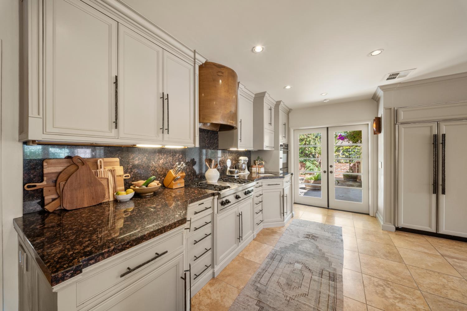 300 El Rio Ave, Modesto, CA 95354