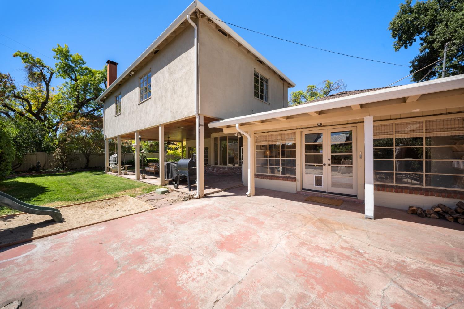 300 El Rio Ave, Modesto, CA 95354