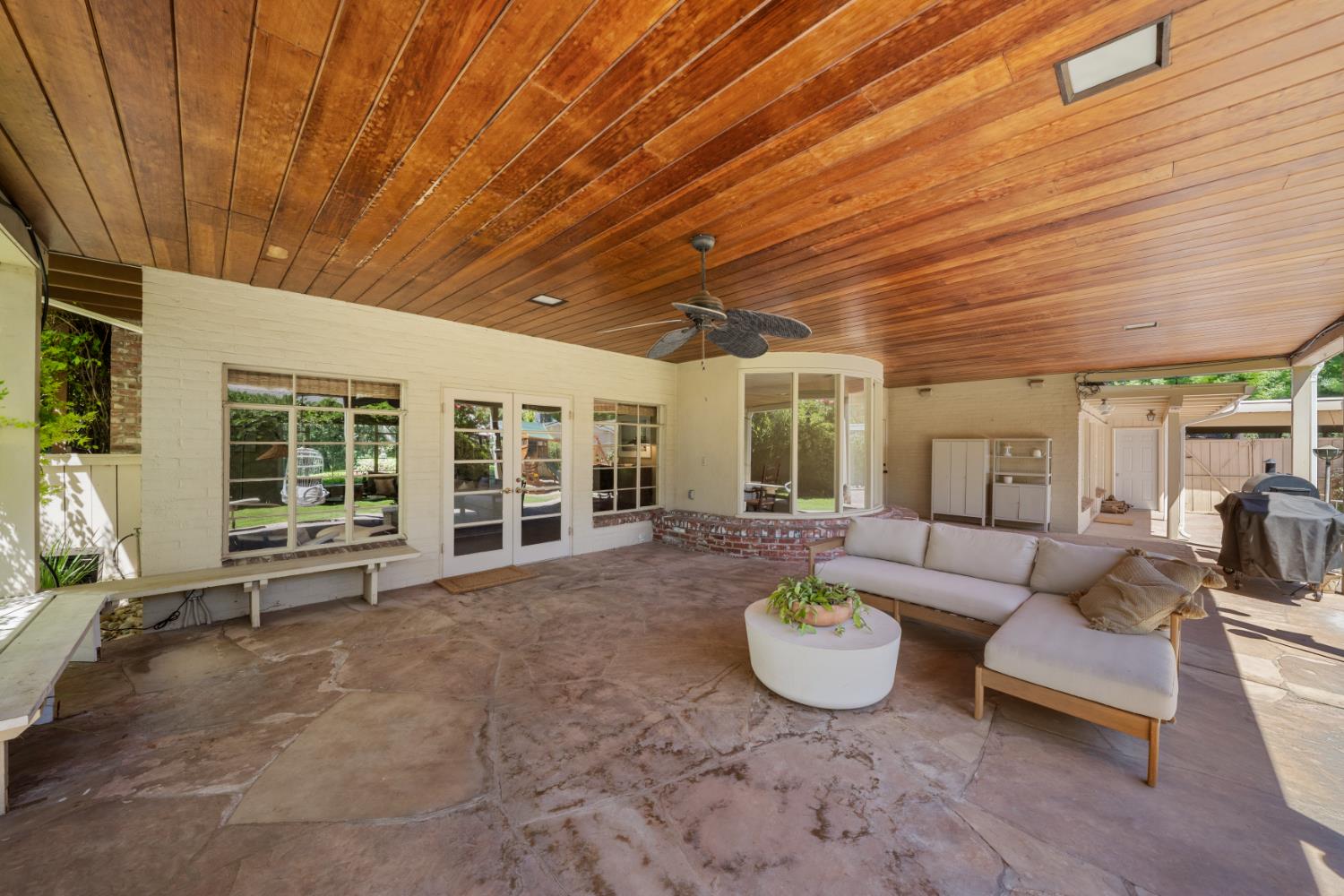 300 El Rio Ave, Modesto, CA 95354