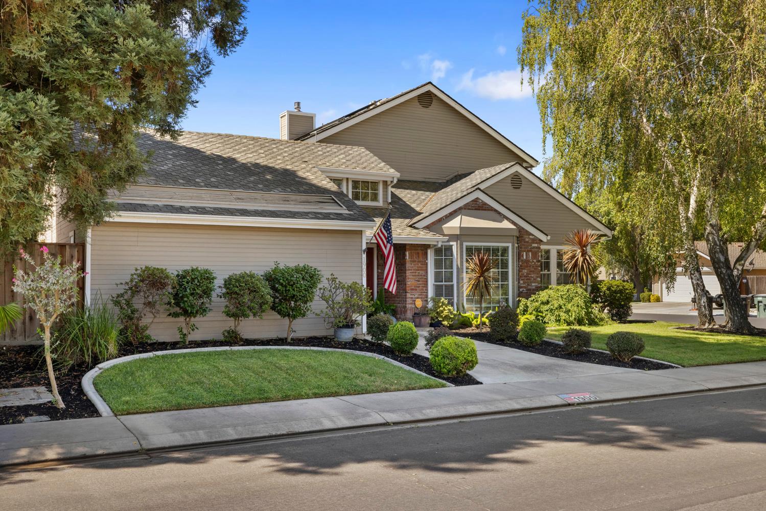 1900 Lakeshore Dr, Modesto, CA 95355