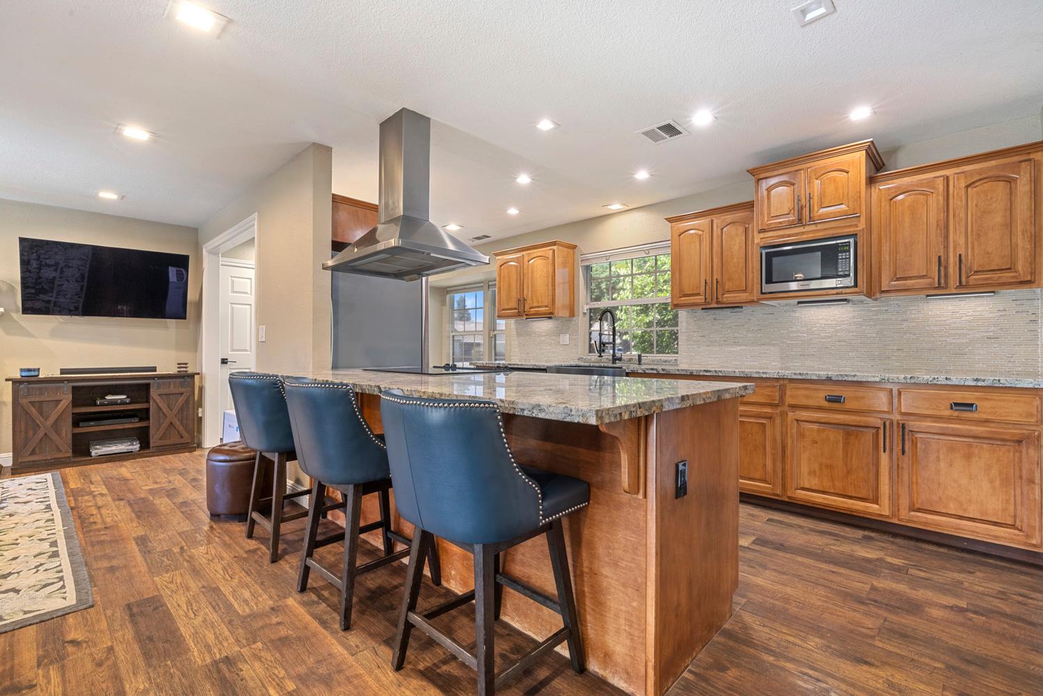 1900 Lakeshore Dr, Modesto, CA 95355
