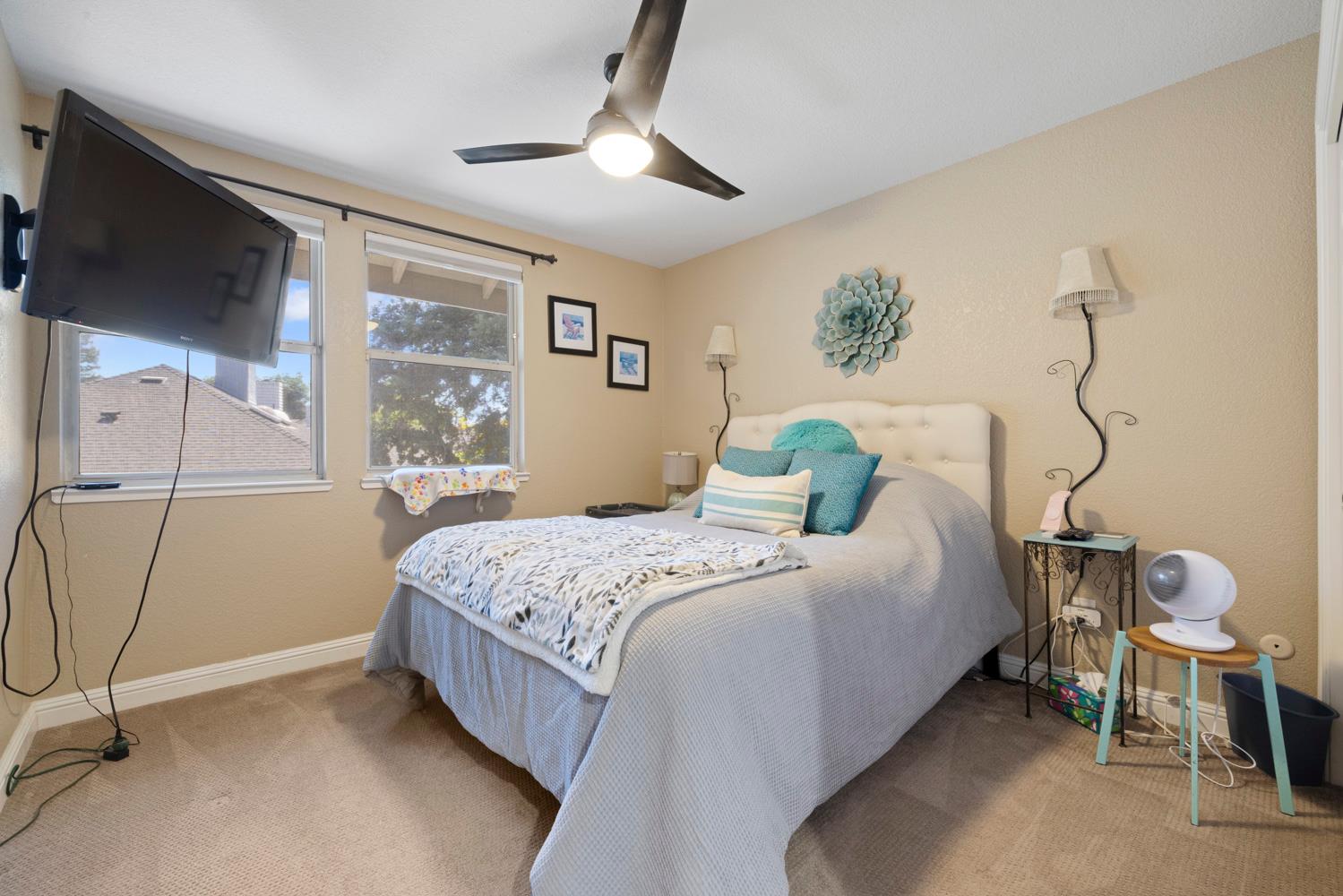 1900 Lakeshore Dr, Modesto, CA 95355