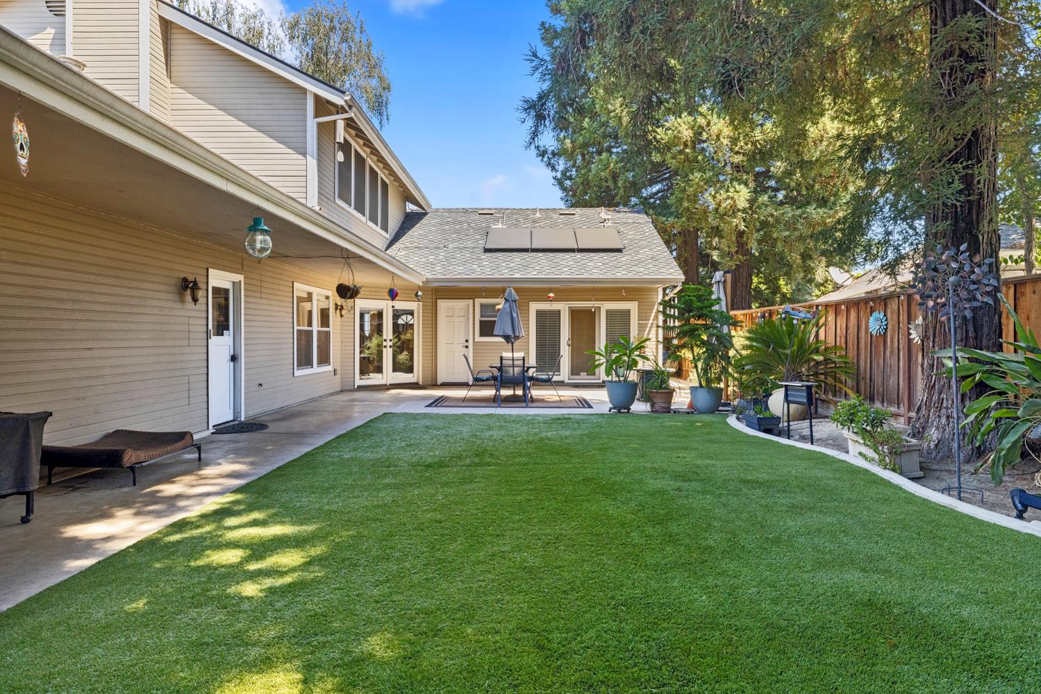 1900 Lakeshore Dr, Modesto, CA 95355