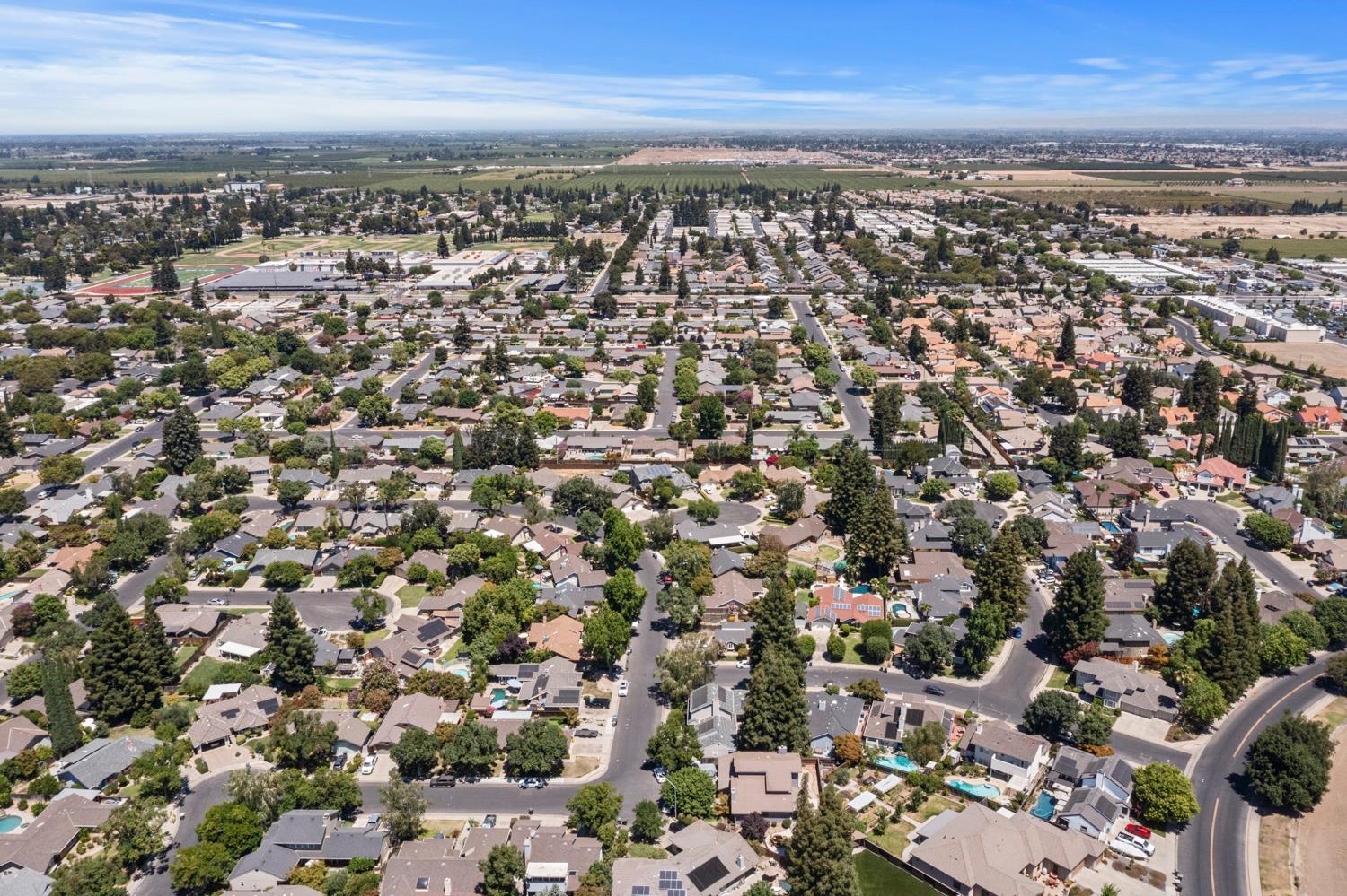 1900 Lakeshore Dr, Modesto, CA 95355