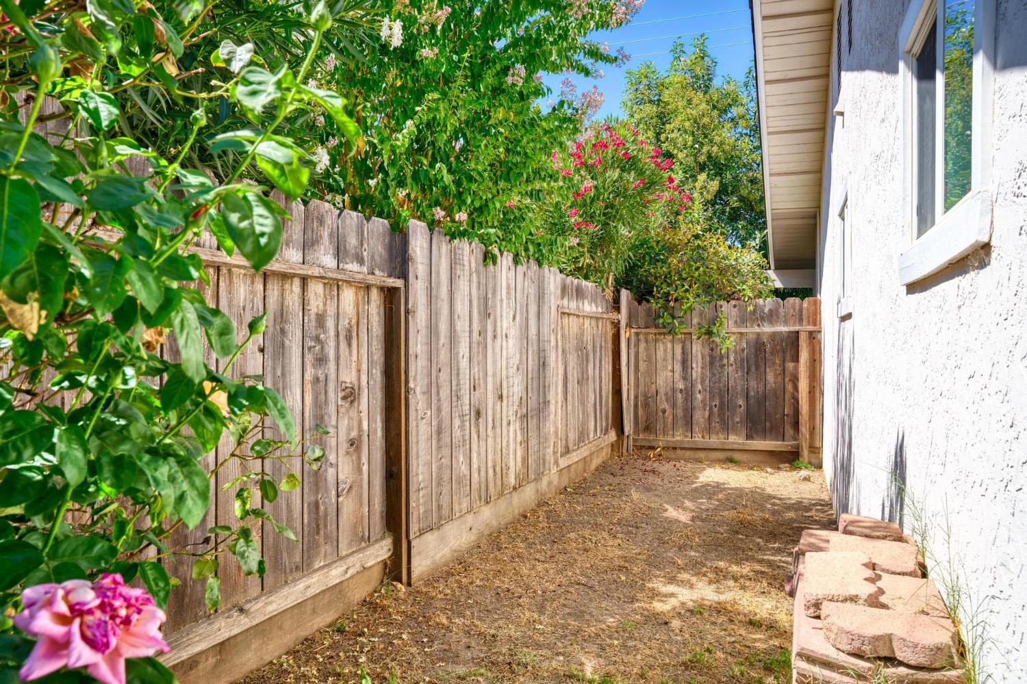 2104 Mable Ave, Modesto, CA 95355