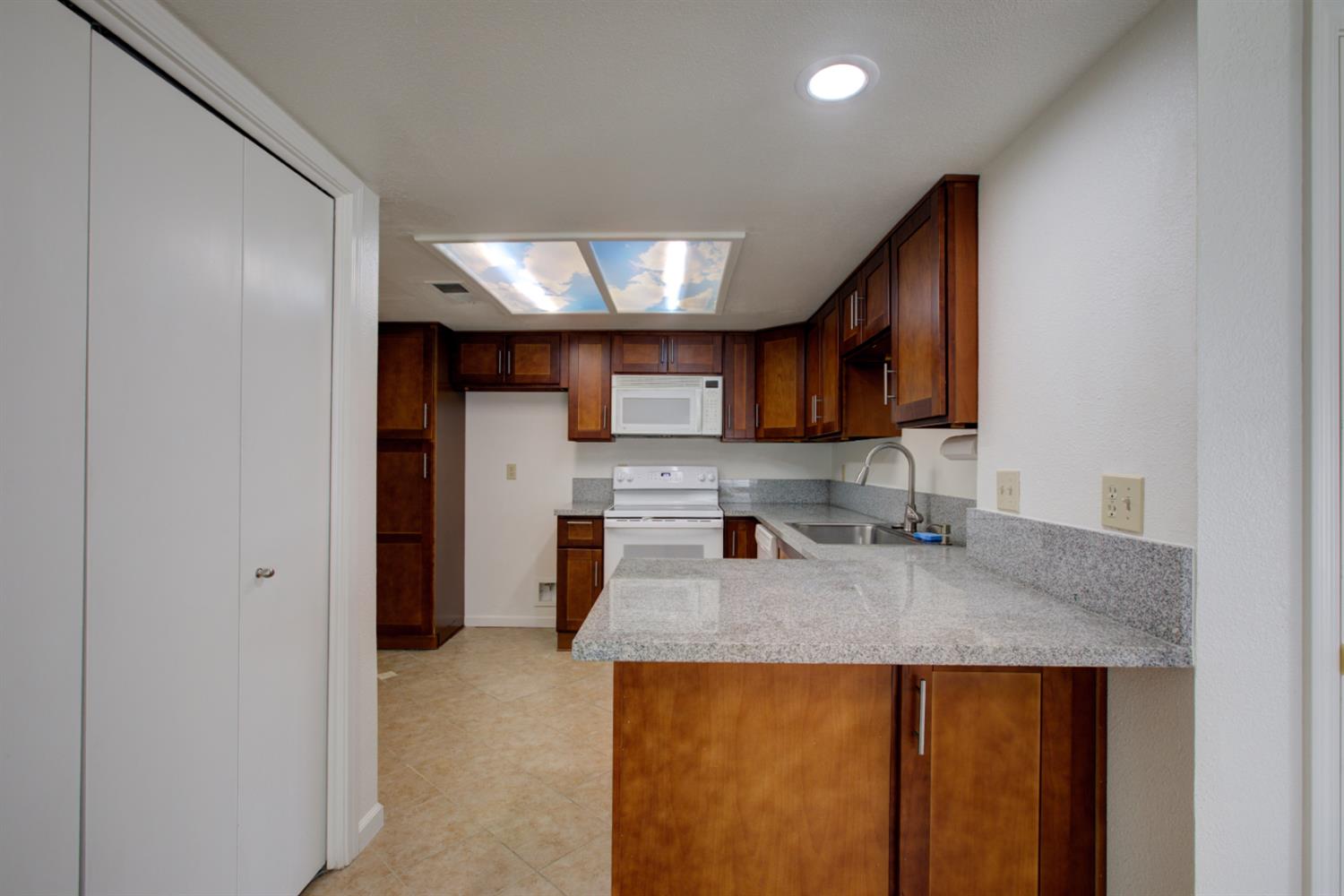 1247 Aspen St, Merced, CA 95340