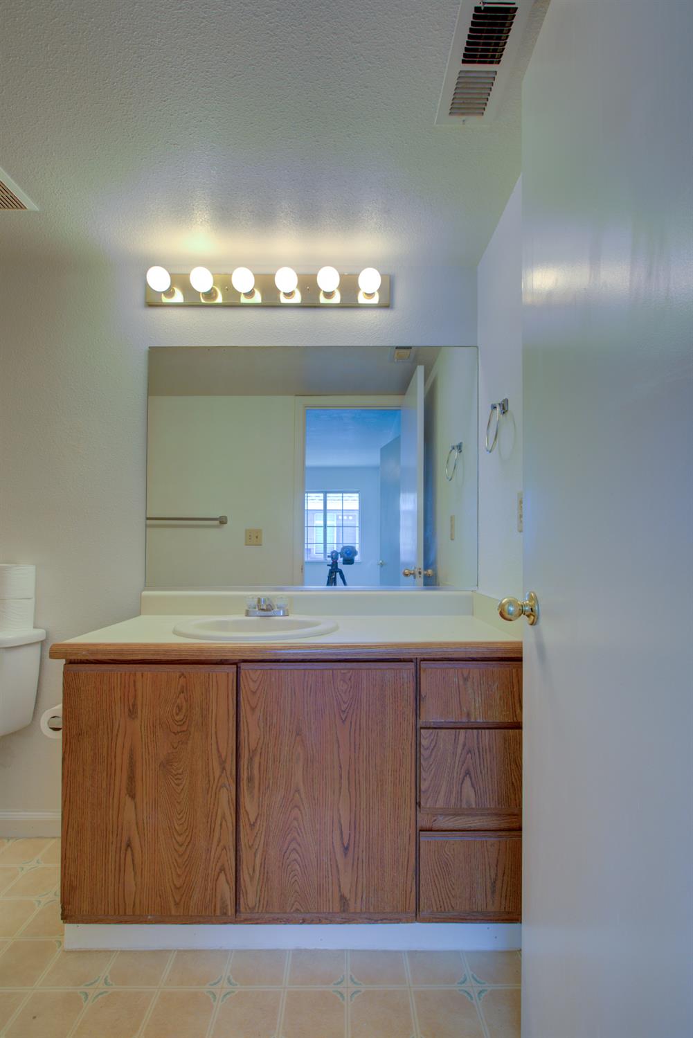 1247 Aspen St, Merced, CA 95340