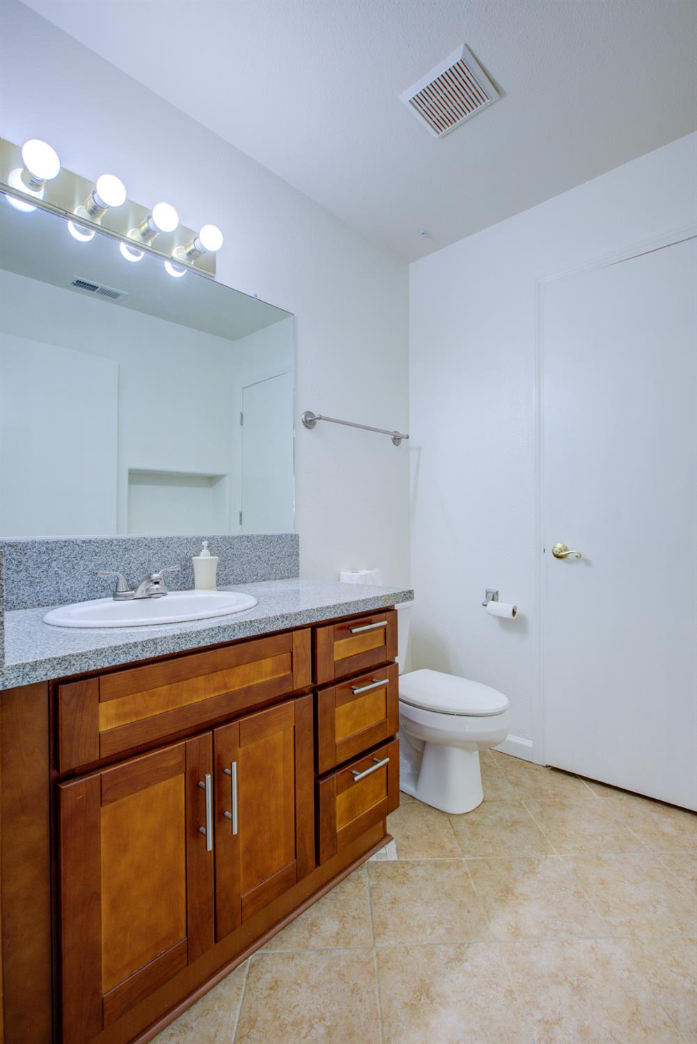 1247 Aspen St, Merced, CA 95340
