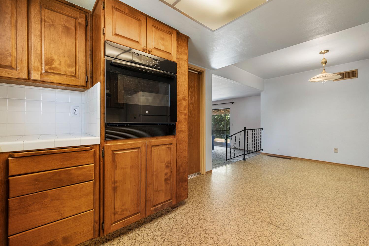 5800 Mohican Dr, Manteca, CA 95336