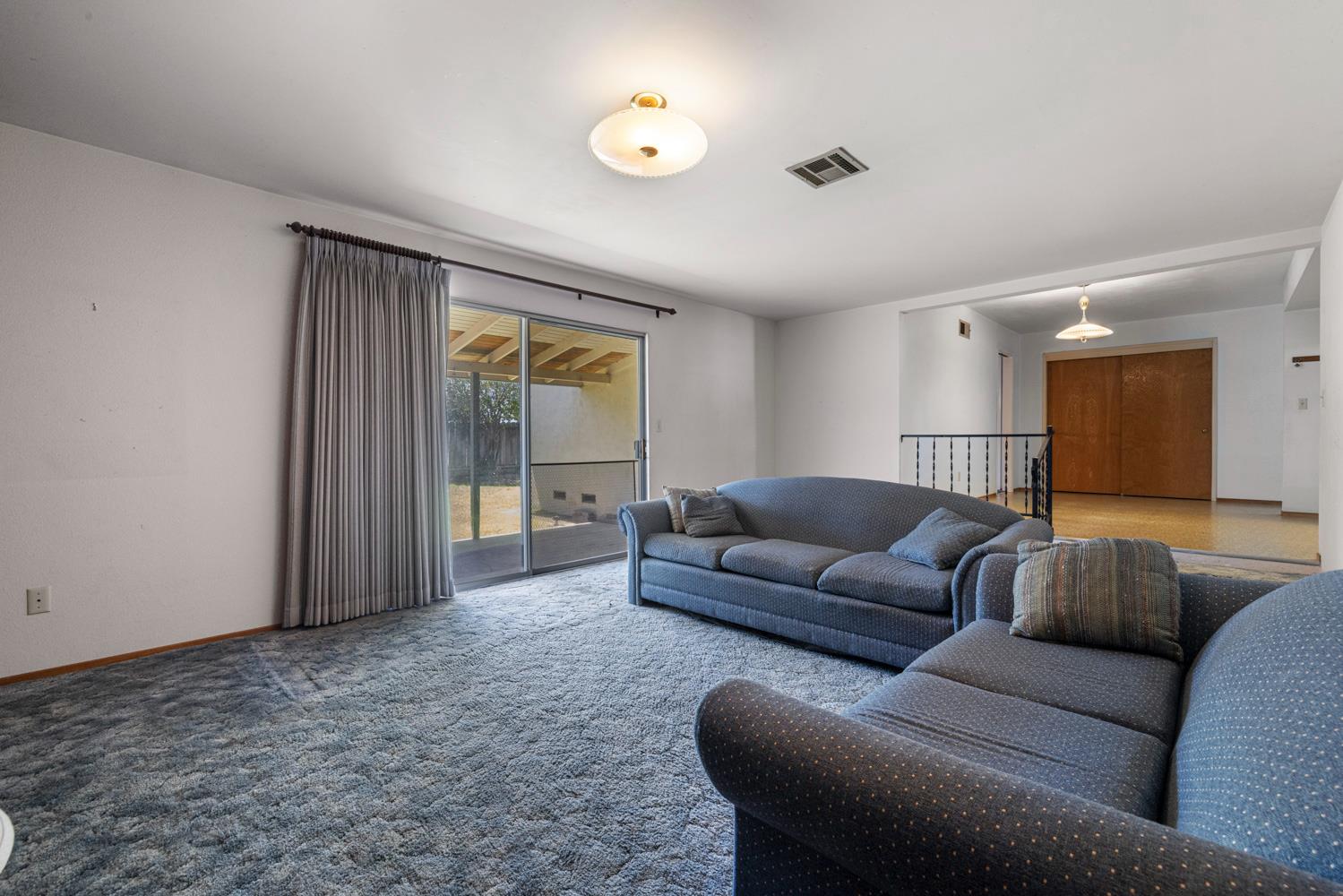 5800 Mohican Dr, Manteca, CA 95336