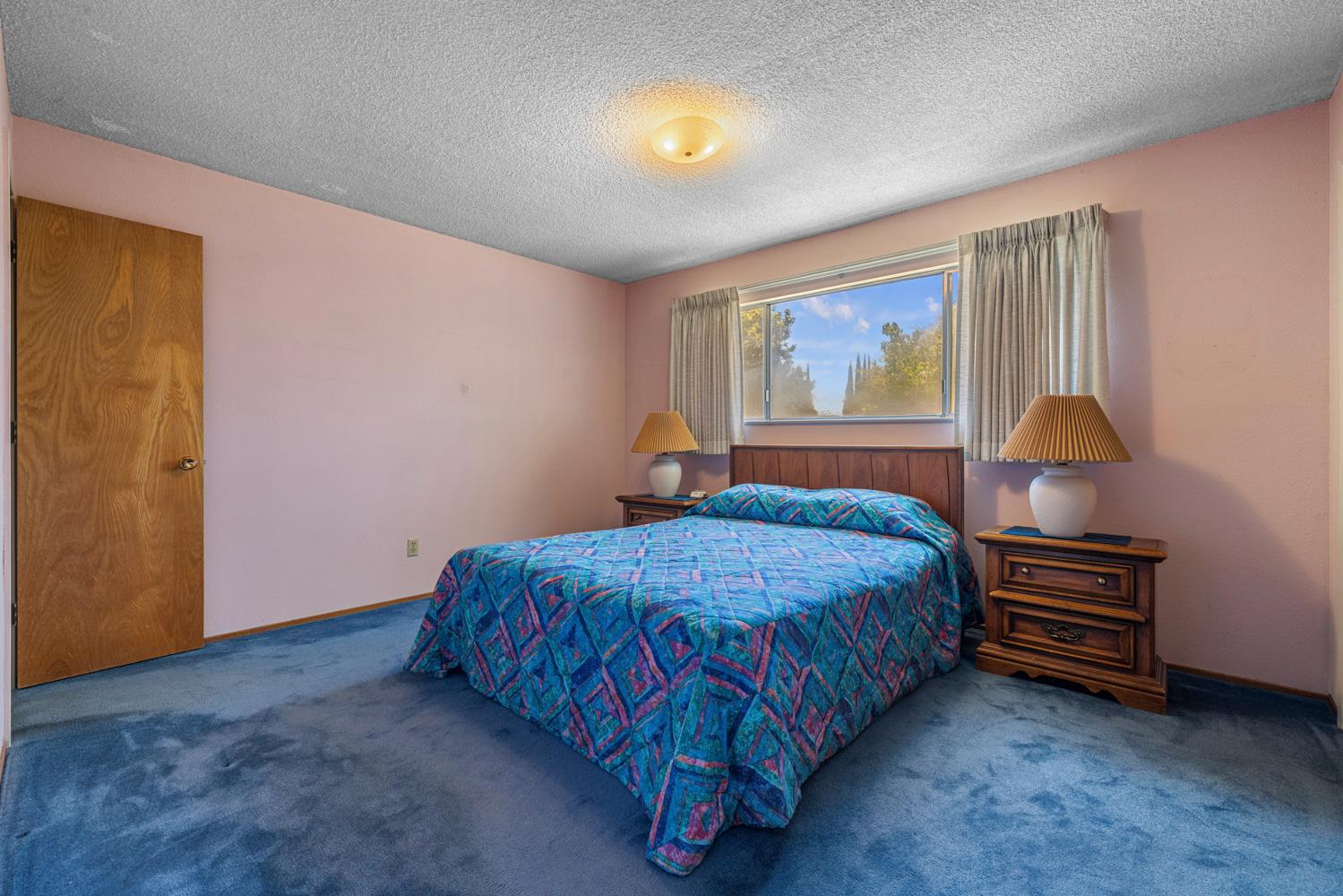 5800 Mohican Dr, Manteca, CA 95336