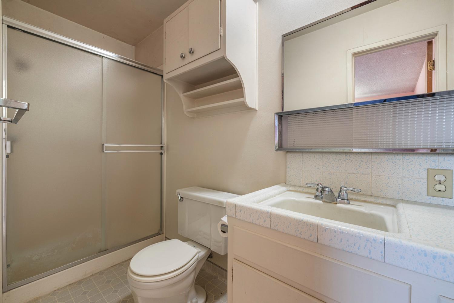 5800 Mohican Dr, Manteca, CA 95336
