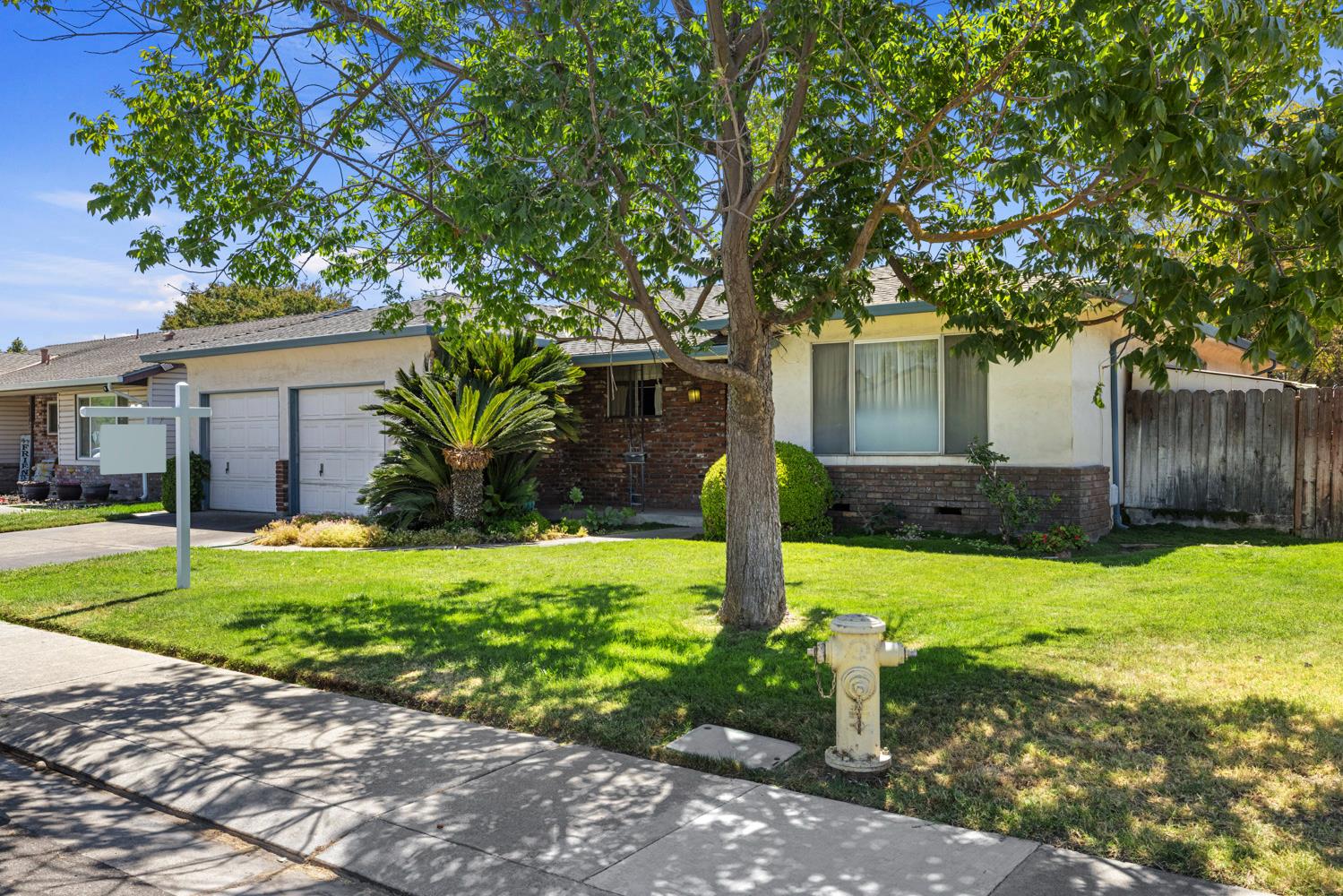 5800 Mohican Dr, Manteca, CA 95336