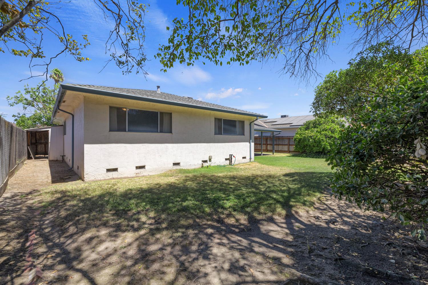 5800 Mohican Dr, Manteca, CA 95336