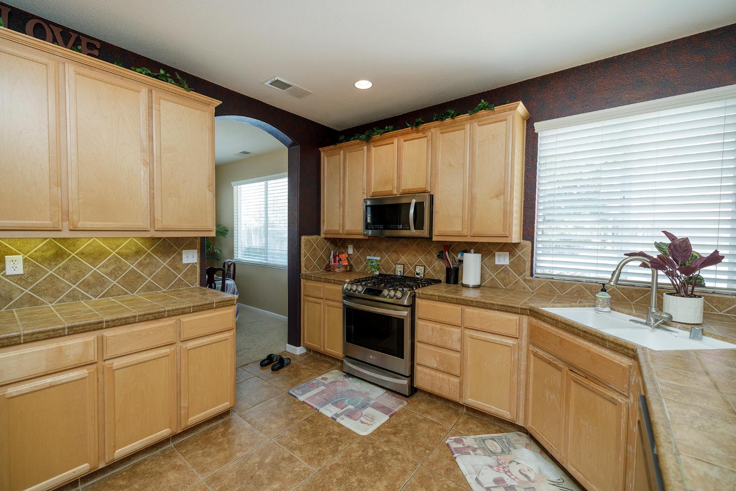 5656 Suttermill Drive, Riverbank, CA 95367