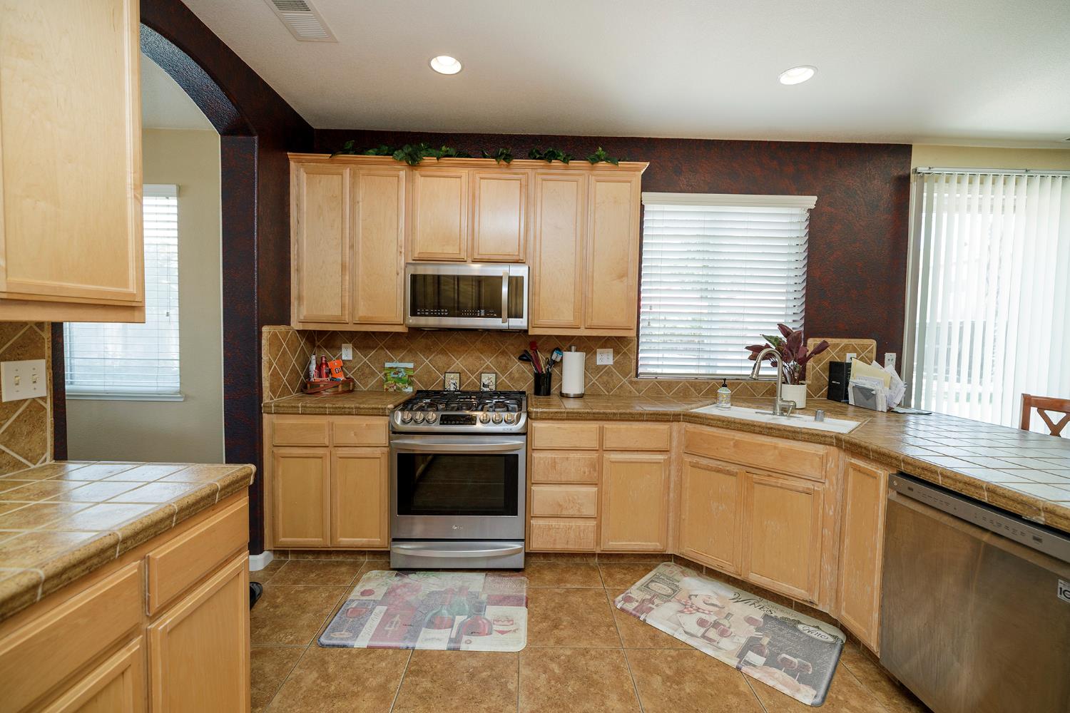 5656 Suttermill Drive, Riverbank, CA 95367
