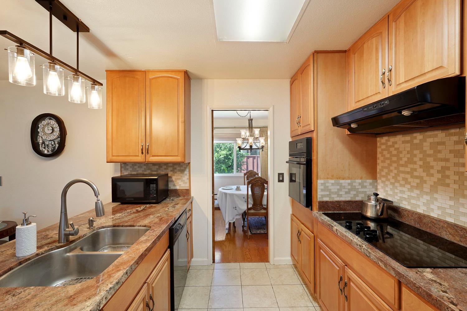 2709 Chapel Ct, Modesto, CA 95355