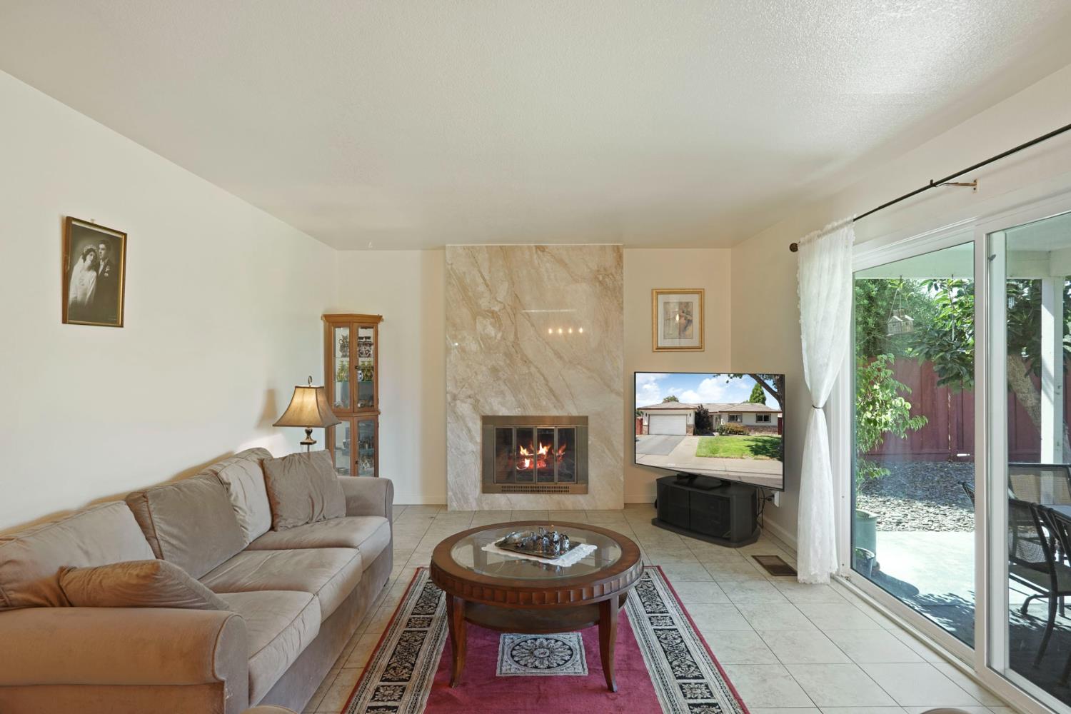 2709 Chapel Ct, Modesto, CA 95355