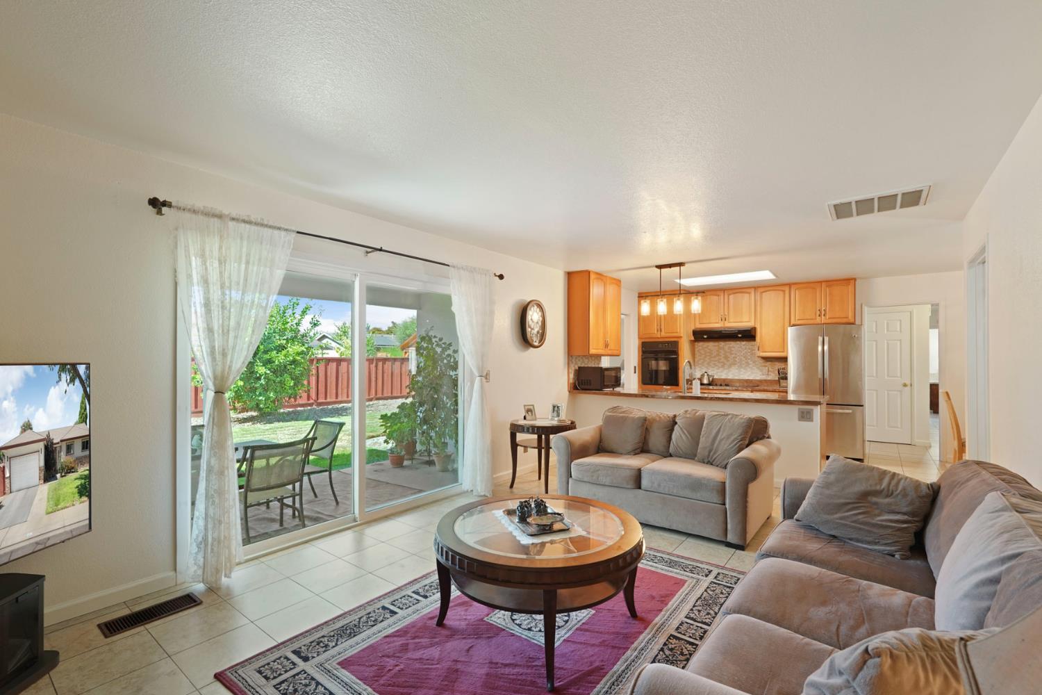 2709 Chapel Ct, Modesto, CA 95355