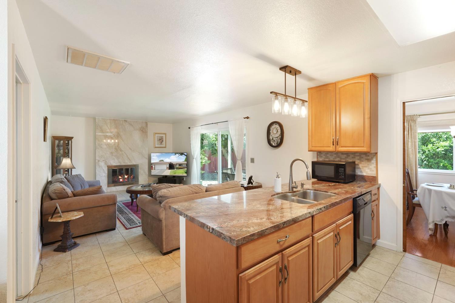 2709 Chapel Ct, Modesto, CA 95355