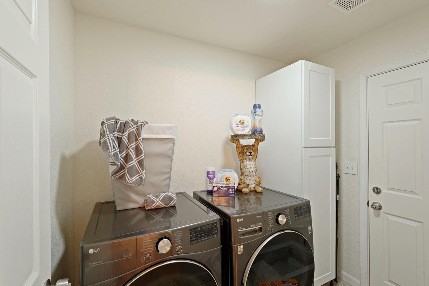 2709 Chapel Ct, Modesto, CA 95355