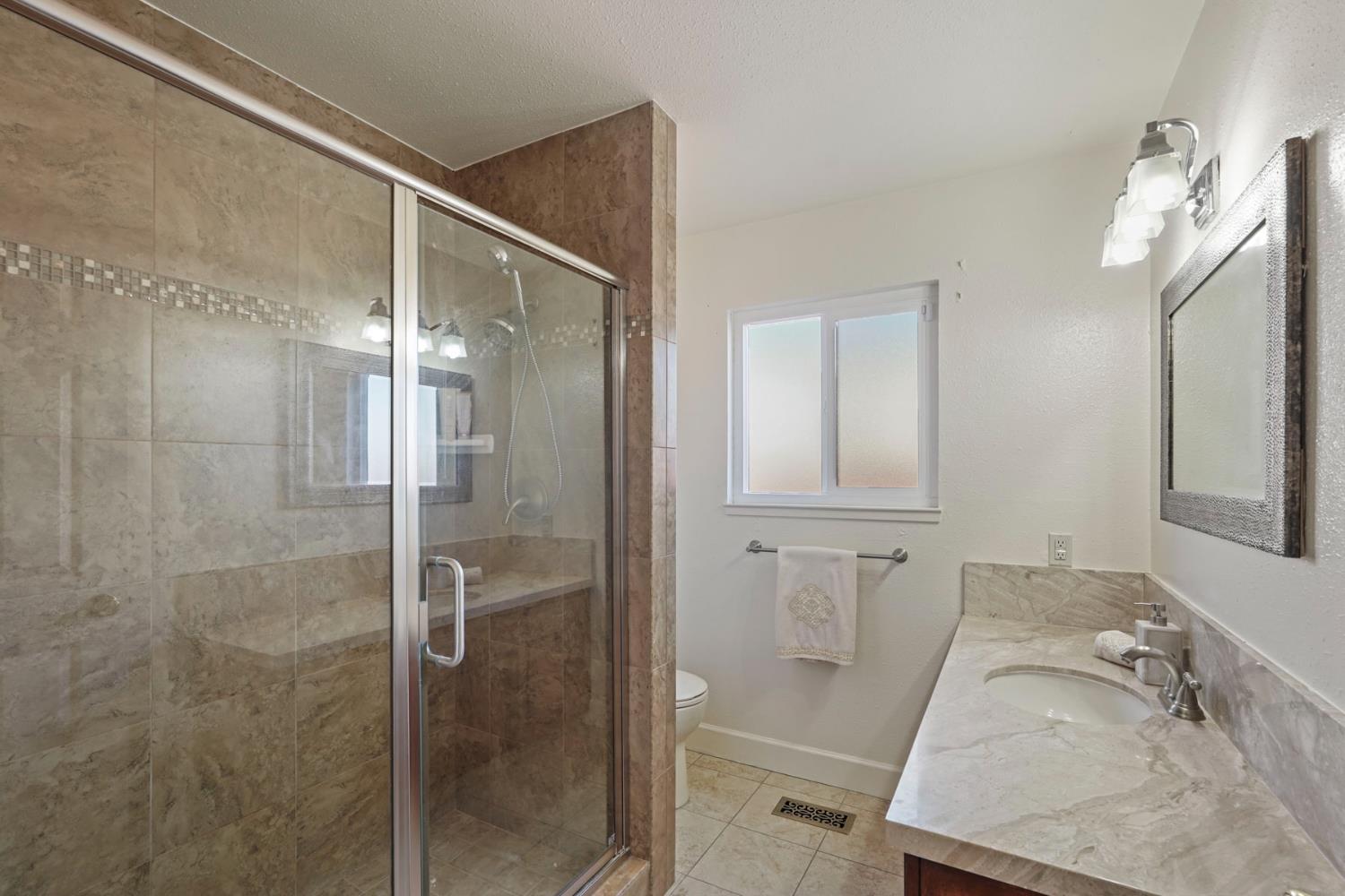 2709 Chapel Ct, Modesto, CA 95355