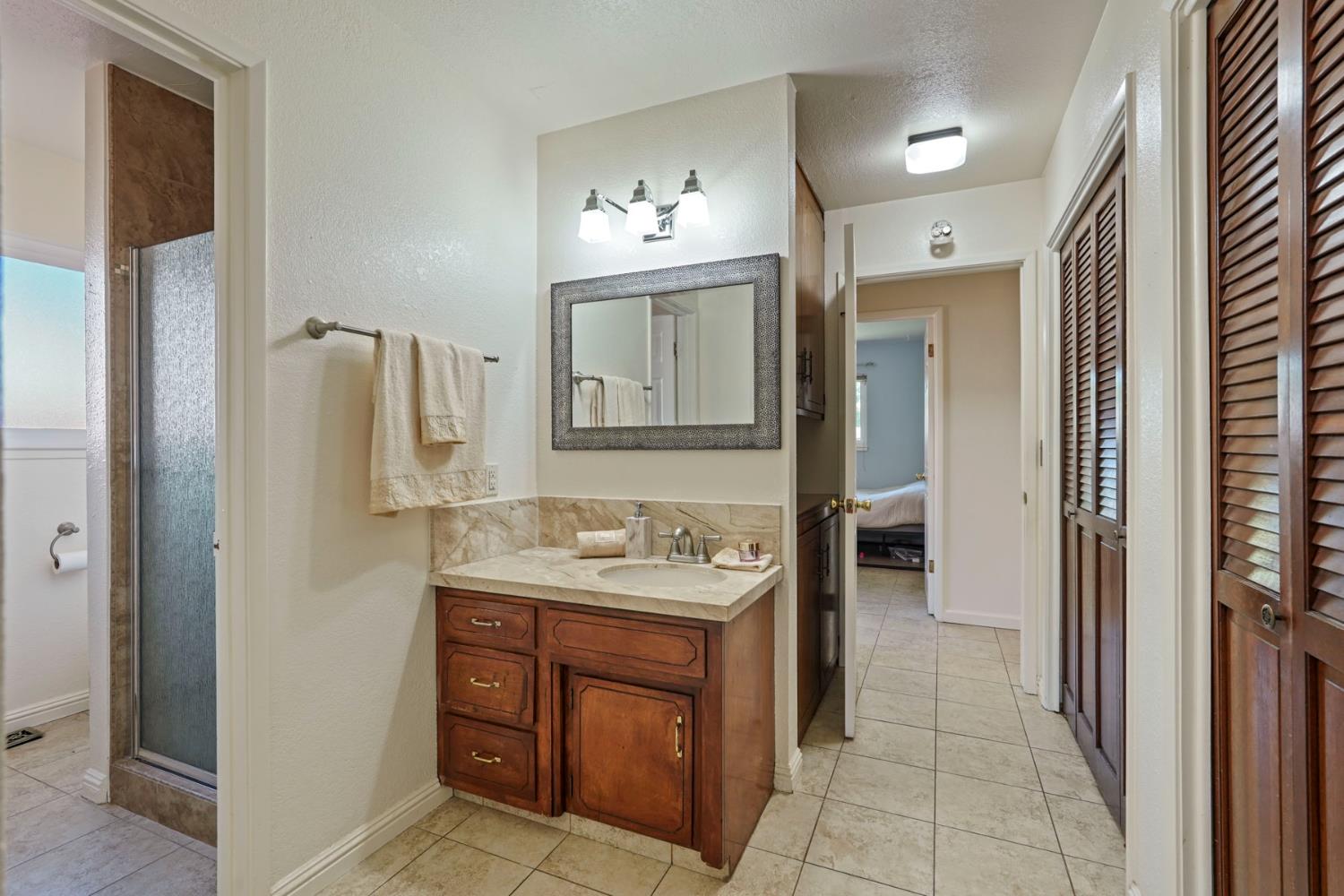 2709 Chapel Ct, Modesto, CA 95355