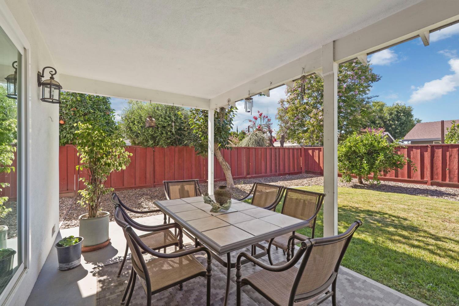 2709 Chapel Ct, Modesto, CA 95355