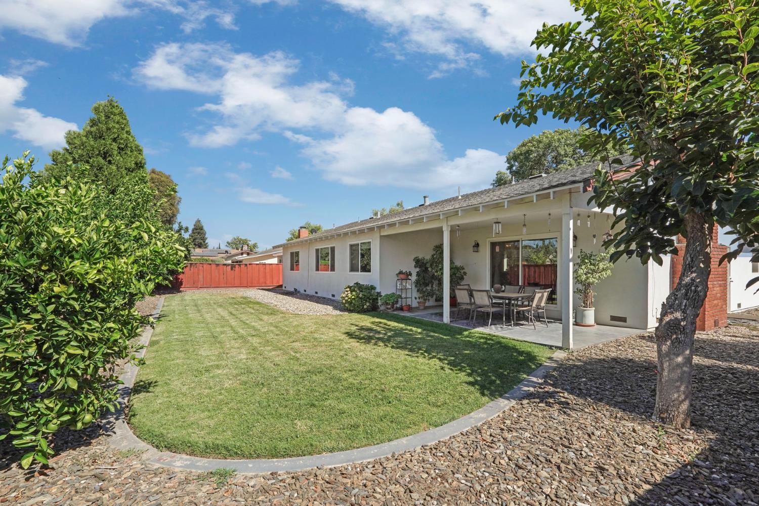2709 Chapel Ct, Modesto, CA 95355