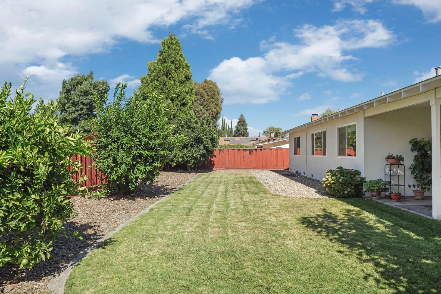 2709 Chapel Ct, Modesto, CA 95355