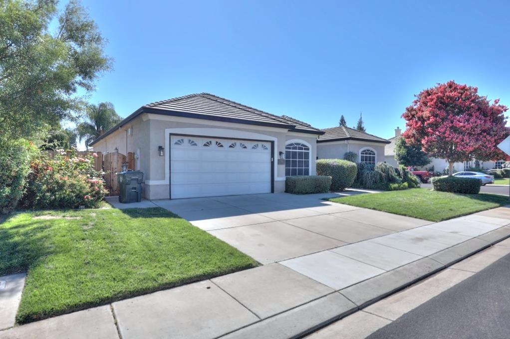 1048 Gladiola Pl, Manteca, CA 95336