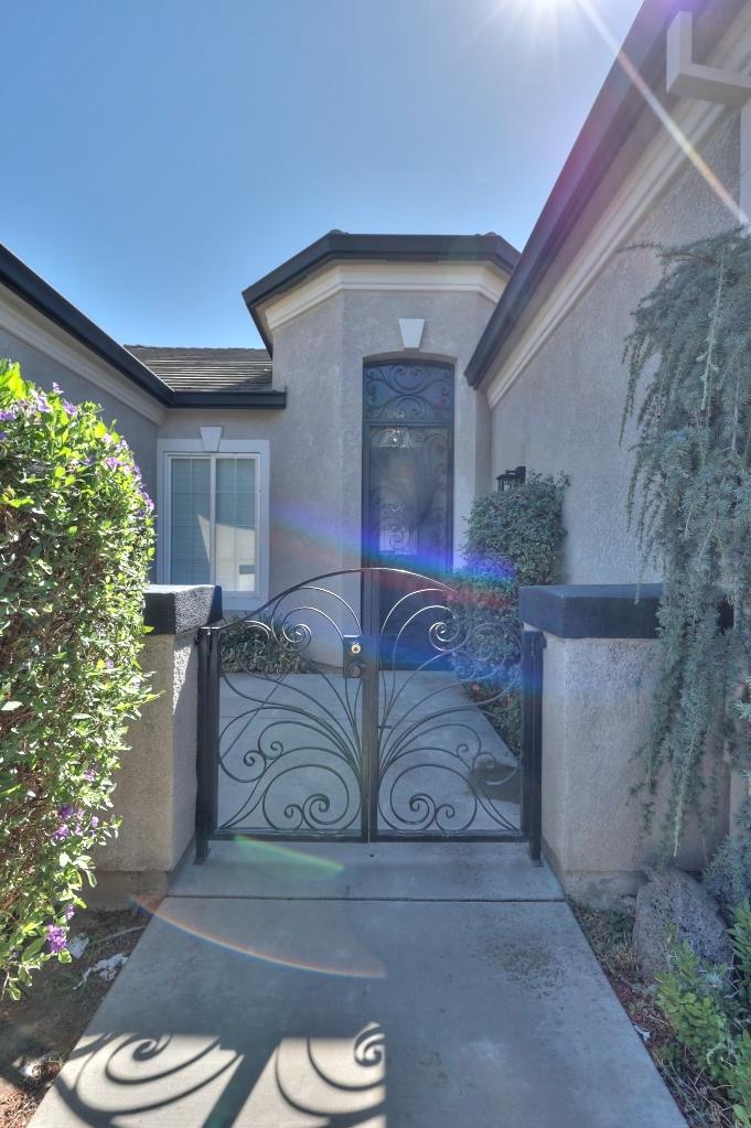 1048 Gladiola Pl, Manteca, CA 95336