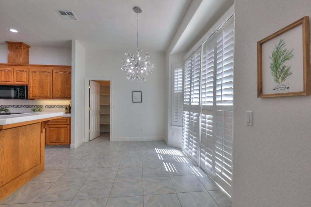 1048 Gladiola Pl, Manteca, CA 95336