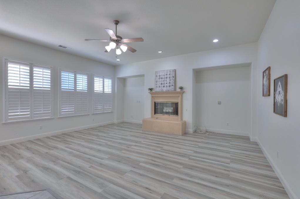 1048 Gladiola Pl, Manteca, CA 95336