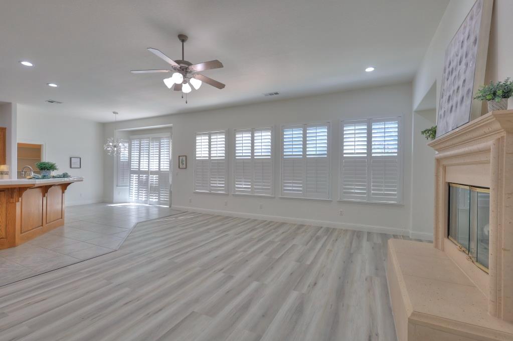 1048 Gladiola Pl, Manteca, CA 95336