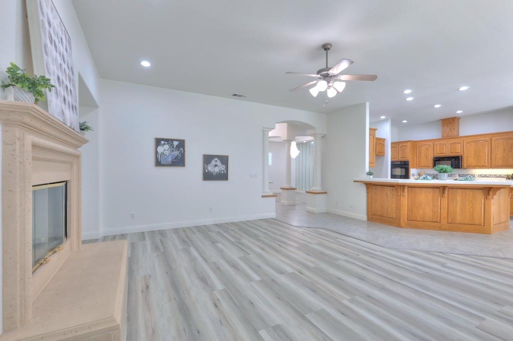 1048 Gladiola Pl, Manteca, CA 95336