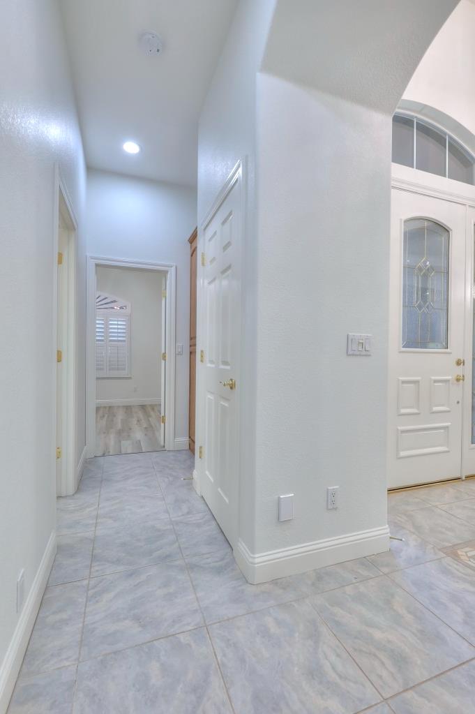 1048 Gladiola Pl, Manteca, CA 95336